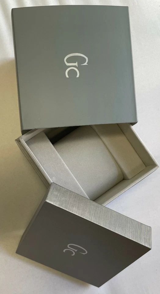 GUESS COLLECTION LADIES WATCH DIAMOND white mop dial SWISS mini chic X70105L1S - Image 2 of 2