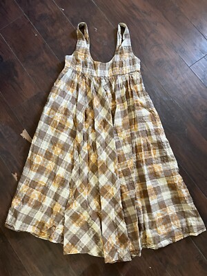 urban outfitters brown plaid dress Amelie : A modern wedding dress with a square neckline and gathered a-   Aesling