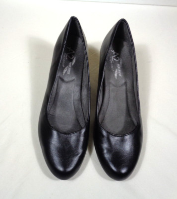 A2 by Aerosoles Heel Rest Comfort system slip on black heels - Size 8 ~ EUC
