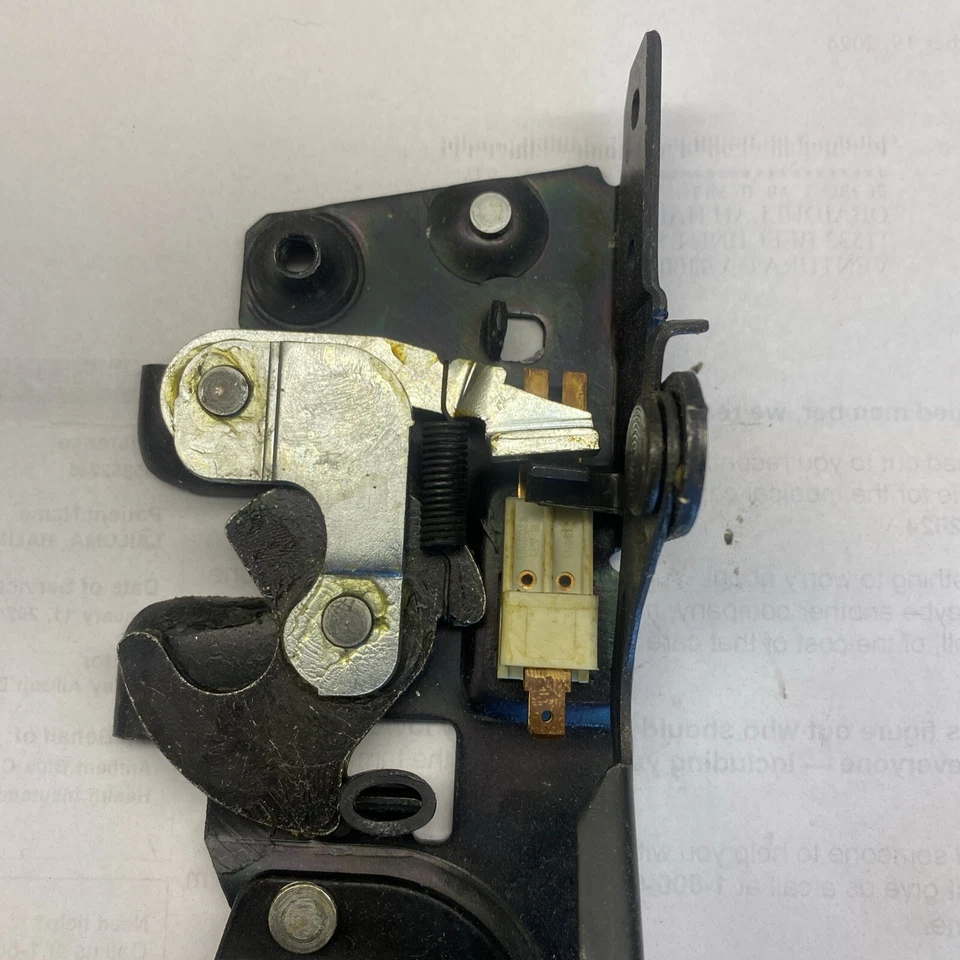 Nuevo Genuino MOPAR 04874461 Cerradura Puerta Trasera 1991-1992 Chrysler Dodge Voyager ES Foto 2 de 4