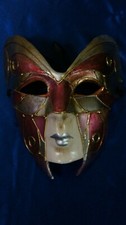 DECORATIVE VENETIAN MASK APPROX 8" W X 8.5" L