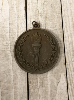 Olympic Themed Vintage Medal Unsigned No Laniard No Ribbon E13