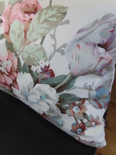 Sanderson Vintage ‘Panola' Fabulous Florals 20 x 14” Exact One Cushion Cover - Picture 9 of 13