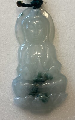 Grüner einseitiger Jadeit sitzender Budda durchscheinender Anhänger