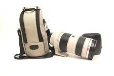 Canon EF 70-200mm F/2.8L USM Telephoto Lens w/ Case Hood Etc. Read Description