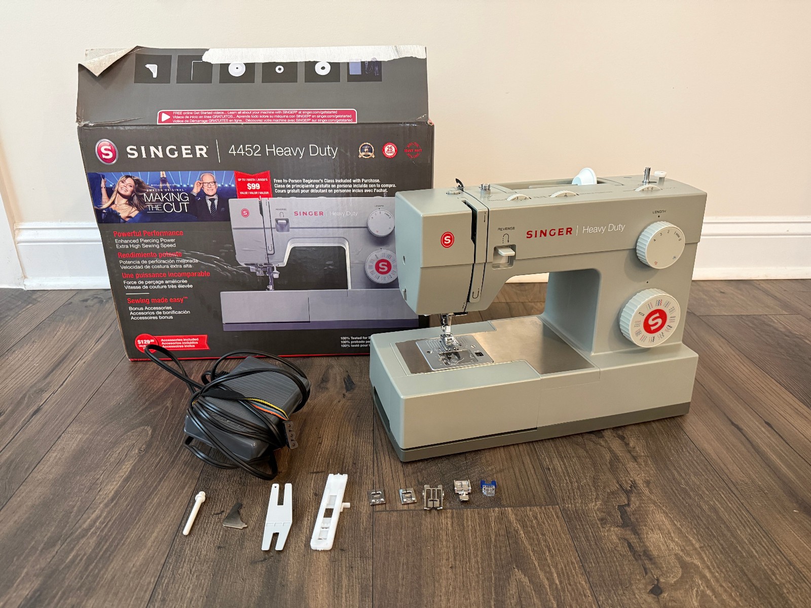 Singer 4452 Heavy Duty sewing machine, used excellent condition.