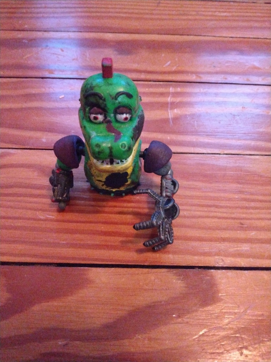 Five Nights at Freddy's: Security Breach Custom Shattered Mounty Action  Figure