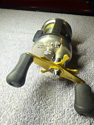 Shimano Cardiff 300A 5.2:1 Right-Hand 5BB Star Drag Level Wind Baitcast