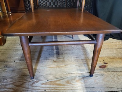 Vintage Bassett Furniture Mid Century Modern Walnut 2-Tier End