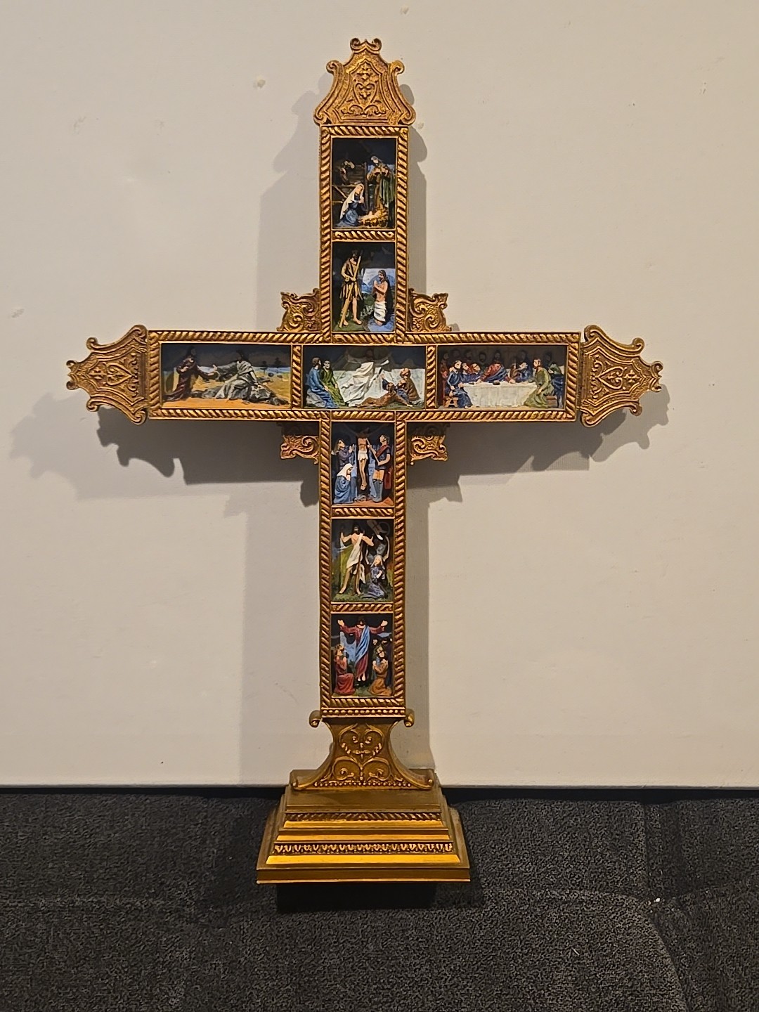 Life of Christ Cross 14" Crucifix Tabletop Images Jesus Last Supper Danbury Mint