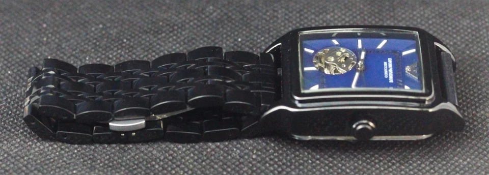 Hermoso reloj para hombre Emporio Armani automático con esfera azul de acero inoxidable. Foto 4 de 4