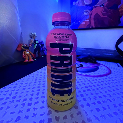 PRIME Hydration Drink, Strawberry Banana Flavor, 16.9 fl oz (500mL) Exp 03/25