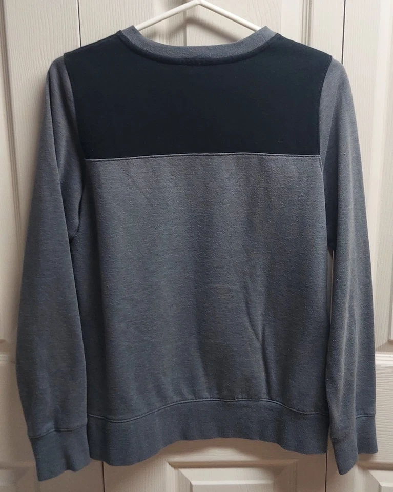 Sudadera para mujer The North Face Train N Logo Pullover gris y negra talla mediana Foto 4 de 4