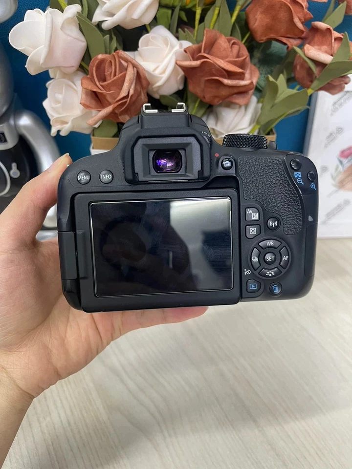 Cámara digital Canon EOS 800D 24,2 MP APS-C sensor CMOS SLR Foto 2 de 4