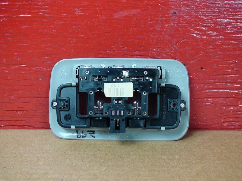 2007-2012 Hyundai Veracruz Overhead Console Dome Reading Lamp with Switches OEM - Image 2 of 4