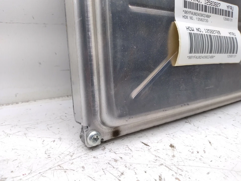 2004 2005 Buick Lesabre Engine Computer ECM OEM 12583827 - Image 2 of 4