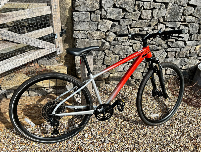 Cannondale Quick CX 700C S Hybrid Bike Hydraulic Disc, Front Suspension, Thumb