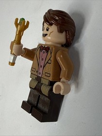 LEGO 11th Doctor Who Minifigure 21304 + Sonic Screwdriver Authentic IDEAS Set 