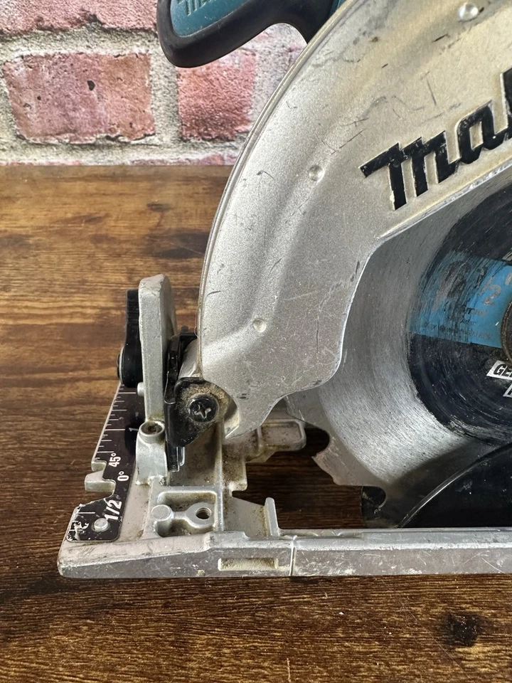 Sierra circular Makita XSS02 18V LXT 6-1/2" ENVÍO GRATUITO Foto 3 de 4