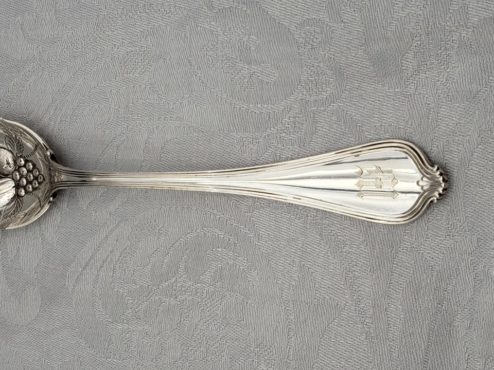 Raro Paul Revere por Towle cuchara de bayas esterlinas con tazón en relieve 8772 Foto 3 de 4