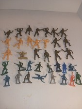vintage army men plastic toy soldiers lot Of 36