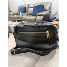 Borse in Pelle Black Pebbled Leather Crossbody Camera Bag Made in Italy Gold Zip