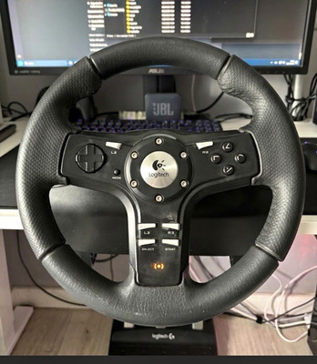 Logitech Gaming Racing Lenkrad / Racing Wheel mit Pedalen, Schwarz