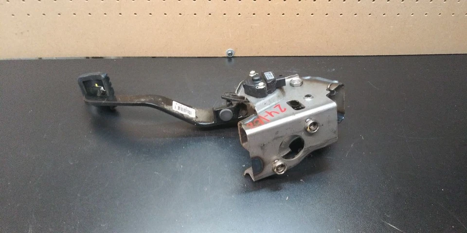 14 15 16 17 18 19 KIA SOUL EMBRAGUE PEDAL MONTAJE OEM 32802B2110 Foto 3 de 4