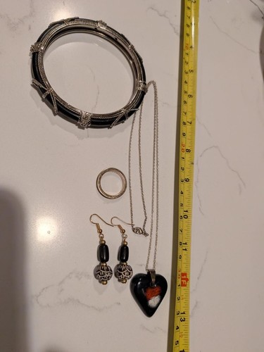 Vintage Ceramic Heart Necklace, Enameled Ring, Wire Wrapped Bangle & Earrings - Foto 2 di 6