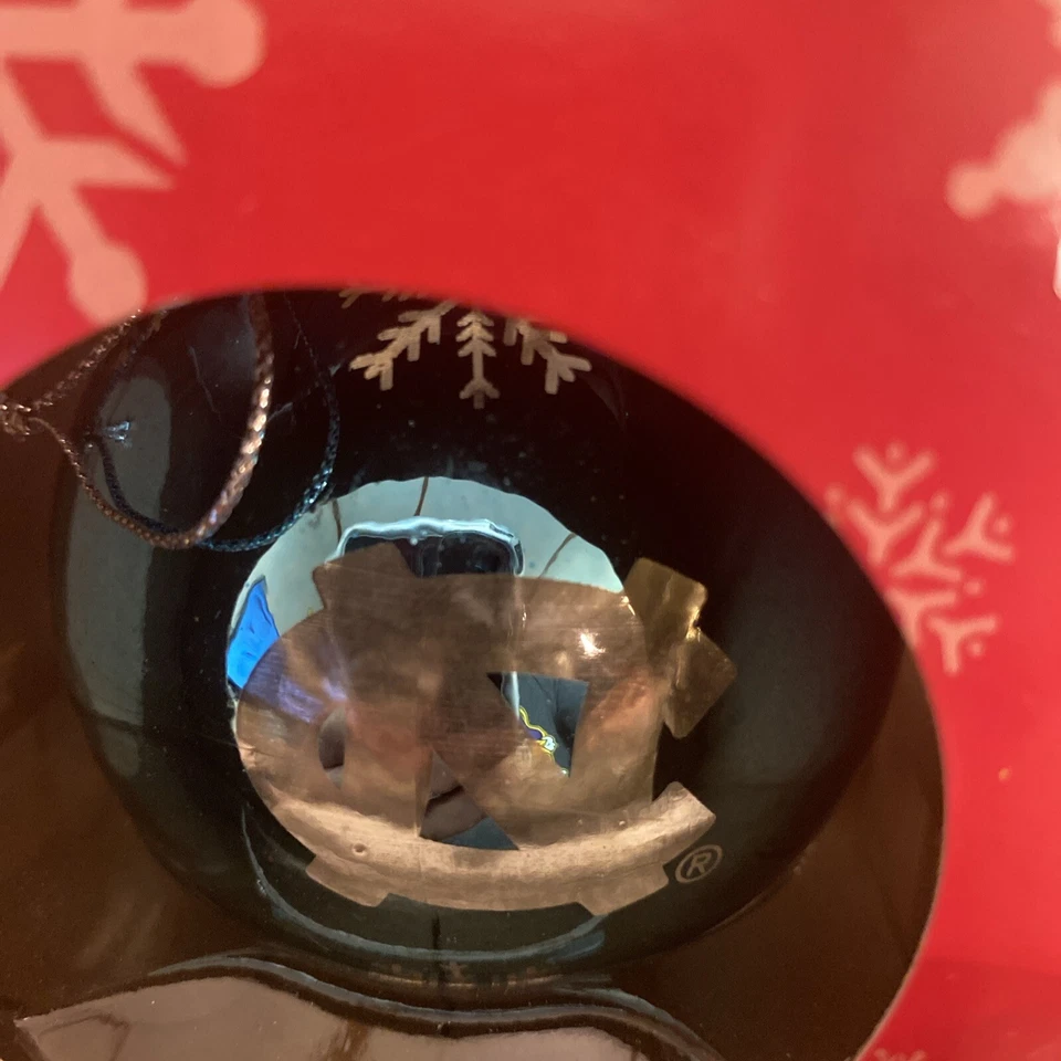 UNC Carolina del Norte Tacones Alquitranados FOCOl Iluminados Adorno de Navidad 3” - Kv Foto 4 de 4