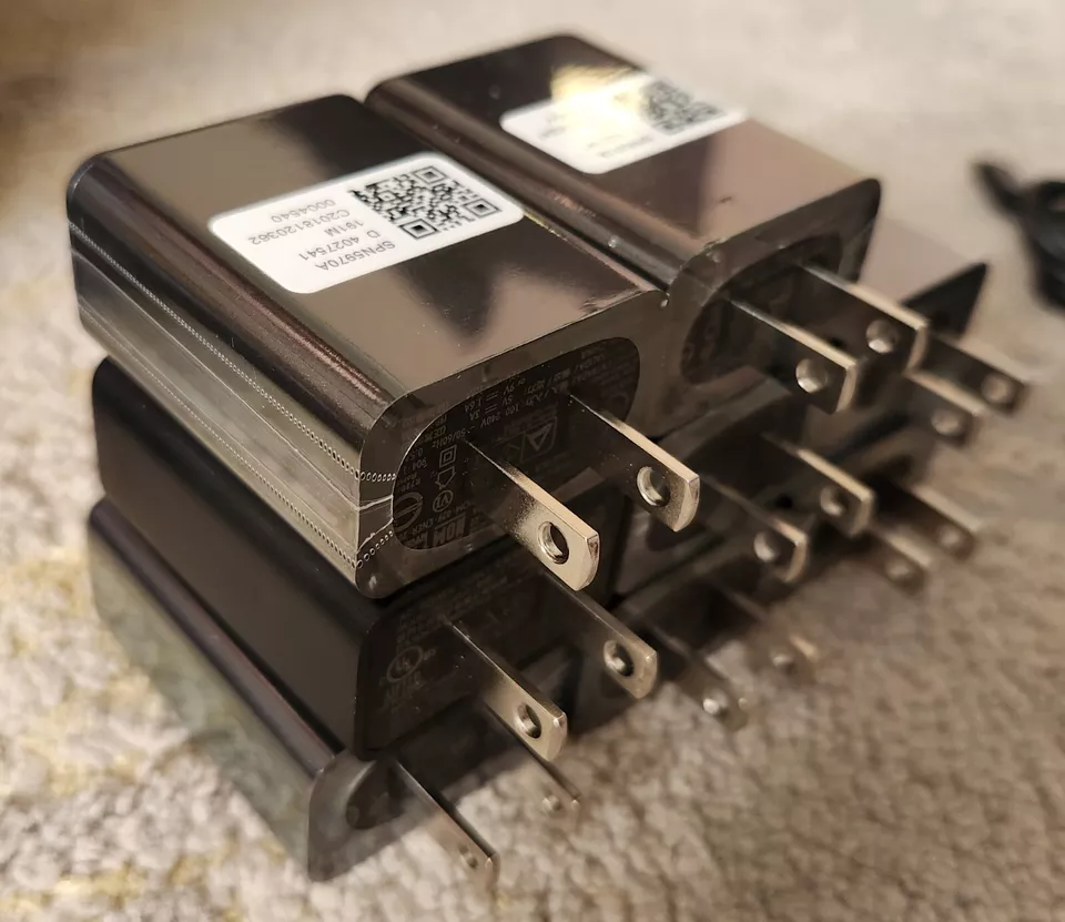 Motorola USB Travel Turbo Power Charger Adapter 15W USB C Cable Wholesale Price - Image 4 of 4