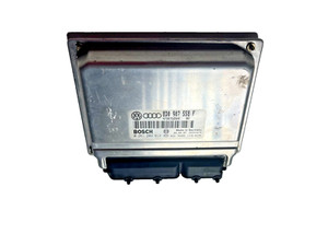 VW Motorsteuergerät Steuergerät  PASSAT 3B5 8D0907558F 0261204614