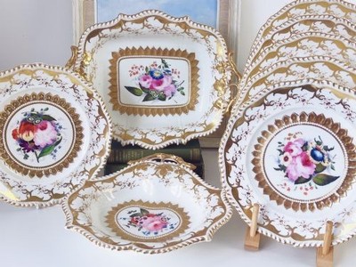 Grainger Lee & Co 8 teiliges Dessertservice mit handbemalten Blumen, um 1820