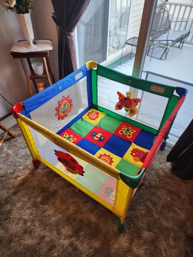Vintage 1990s Graco Square Pack N Play Colorful Bug Playpen Baby Toddler 