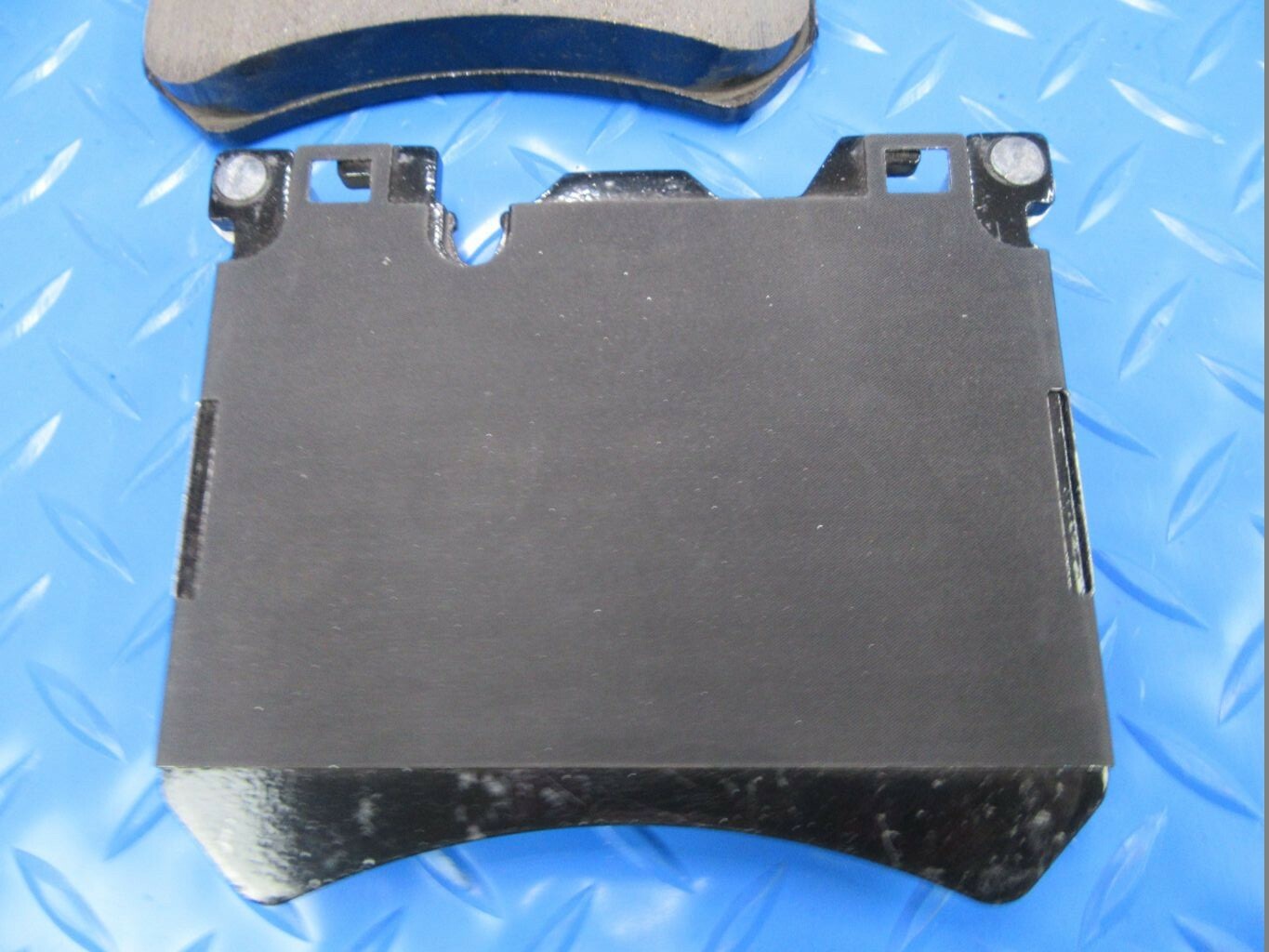 Rolls Royce Ghost Dawn Wraith front brake pads + sensor LOW DUST #7751 