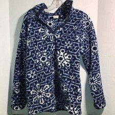 Women’s~LL Bean~M~Fleece Quarter Snap Pullover~Snowflake Sweater Print~USA made