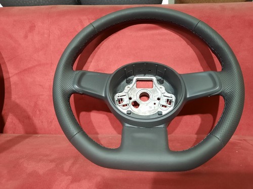 VW UP Kunststoff Lenkrad Neu Bezogen mit Leder  - Bild 1 von 6