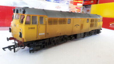 Hornby R3745 Network Rail Class 31 A1A-A1A 31602 Driver Dave Green Weathered