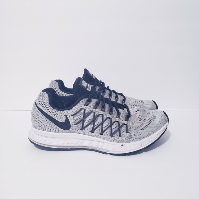 gray athletic shoes
