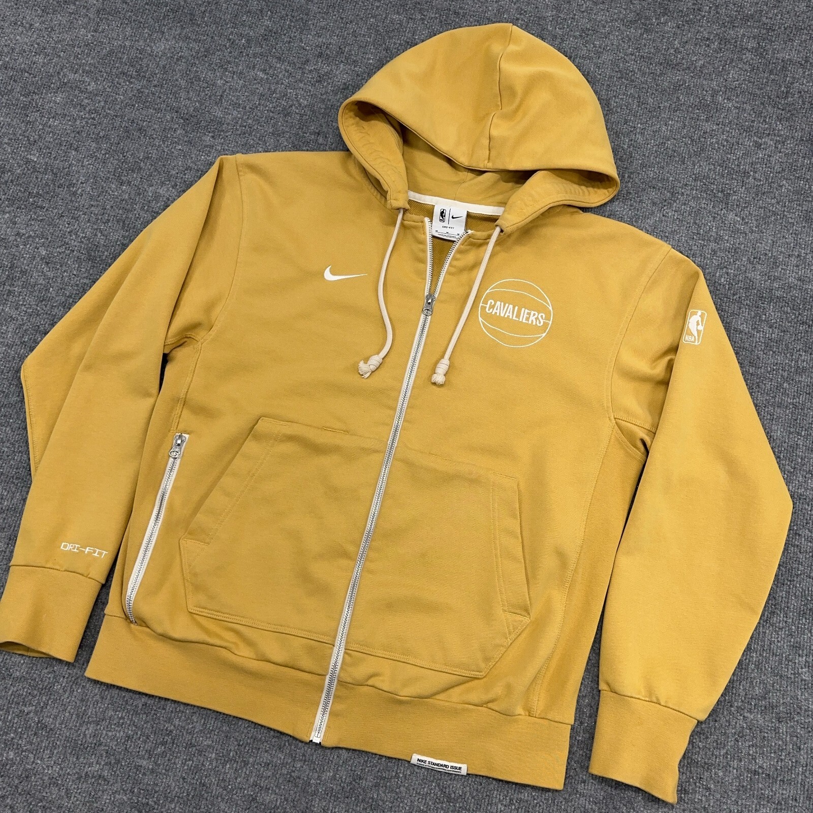 Cleveland Cavaliers Nike Hoodie Men M Yellow Standard Issue NBA Dri-Fit Full Zip