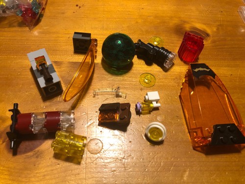LEGO Lot of 683 translucent Yellow, Orange, Red Pieces & Some Opaque Pieces - Picture 4 of 10