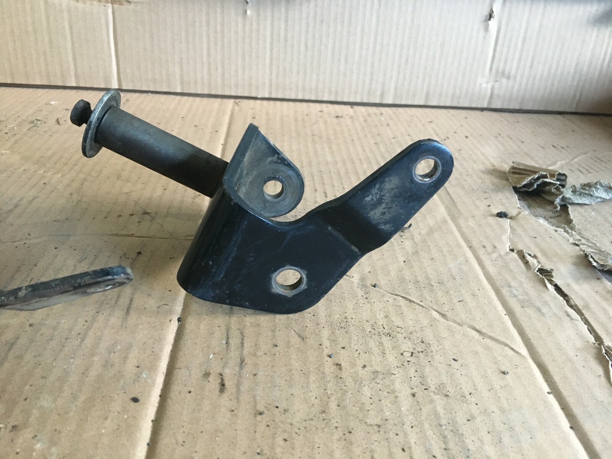 Cub Cadet 1210 Lawn Tractor Spindles Set Steering Left Right 1211