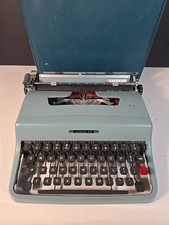 Vintage 1965 Olivetti Lettera 32 Vintage Typewriter Rare QWERTZ German Layout thumbnail