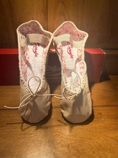 New Capezio Ballet Pink Leather Upper Ballet Shoes Split Sole, Size 4M