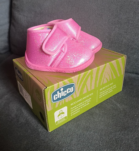 Chicco Pantofole scarpe primi passi neonata rosa laminato con strappo Numero 19 - Foto 1 di 12
