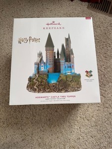 Hallmark Keepsake Ornament Harry Potter Hogwarts Castle Tree Topper New