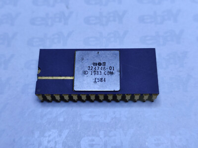 Commodore CBM 8296, original Goldkeramik  MOS 324746-01 BASIC 4.0 ( UE7 ) ROM.