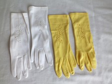 2 pair cut out embroidered flower ladies gloves size M 1 white pair 1 gold pair