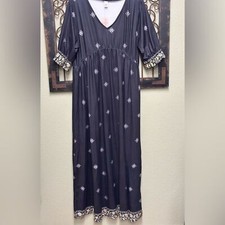 Pink Daisy vneck maxi dress