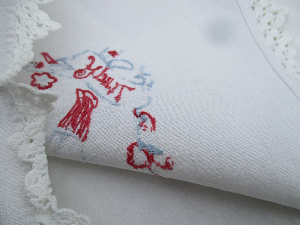 12 serviettes à thé anciennes fin XIXé brodées main enfants dentelle au crochet - Photo 3/4